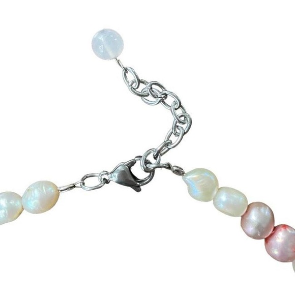 Harlot Hands Freshwater Pink Pearl Necklace with Glass Heart Choker Necklace - Picture 4 of 4